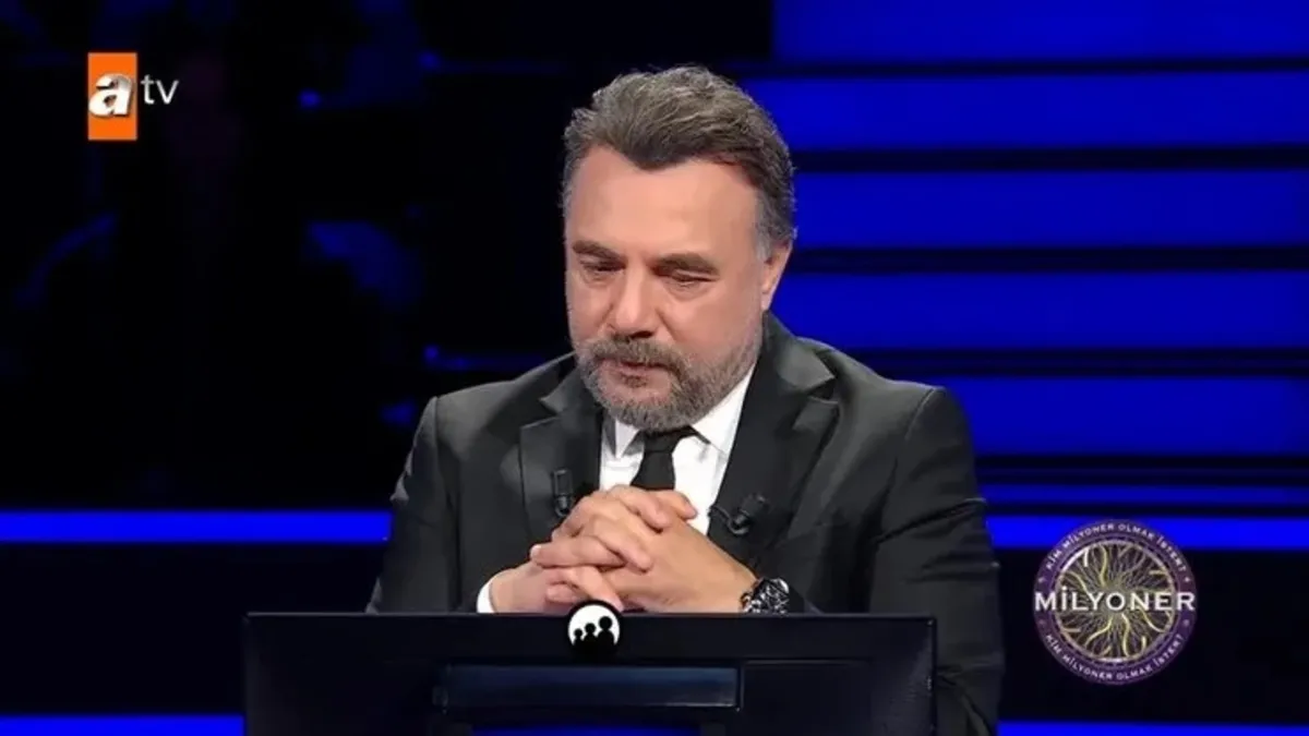 "Ben belki başkaydım sen başka bir aşktaydın" şarkısını seslendiren kimdir?