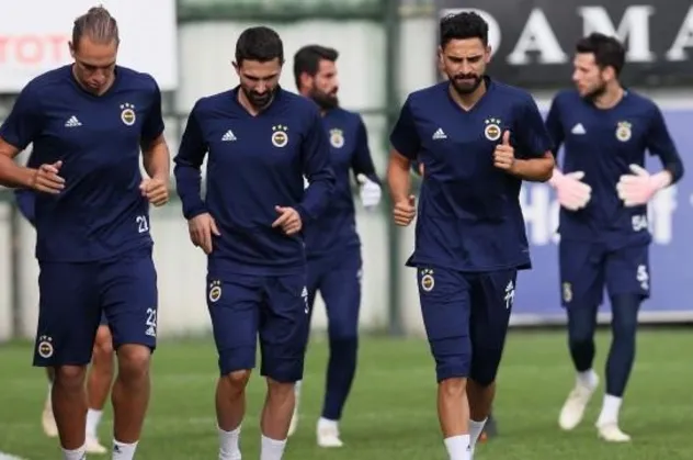 Fenerbahçe'den şaşırtan paylaşım! Cocu...