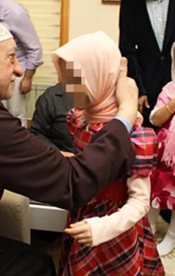 Çocuk istismarcısı FETÖ!