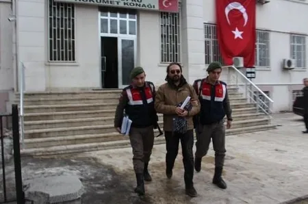 FETÖ'cü TRT spikeri Yunanistan'a kaçarken yakalandı-1