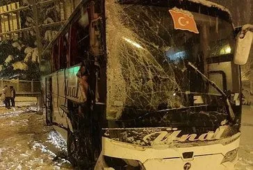 Yolcu otobüsü bariyere çarptı! 1’i çocuk 30 yaralı