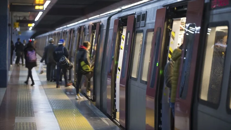 uefa-finali-istanbul-metro-saatleri-hangi-hatlar-sabaha-kadar-acik-1779260885090.jpg UEFA finali İstanbul metro saatleri: Hangi hatlar sabaha kadar açık?-3