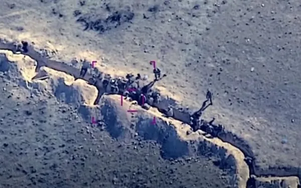 son-dakika-new-york-times-muhabiri-ermenistan-cephesindeki-caresizligi-anlatti-1603193402072.jpg SON DAKİKA: New York Times muhabiri Ermenistan cephesindeki çaresizliği anlattı!-4