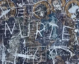 1600 yıllık dünyaca ünlü tarihe esere büyük saygısızlık! Sümela Manastırı'nda fresklere kazınan isimler silinecek