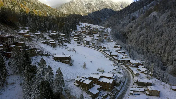 dunyaca-unlu-ayder-yaylasinda-donusum-calismalari-suruyor-1606816419099.jpg Dünyaca ünlü Ayder Yaylası'nda dönüşüm çalışmaları sürüyor-4