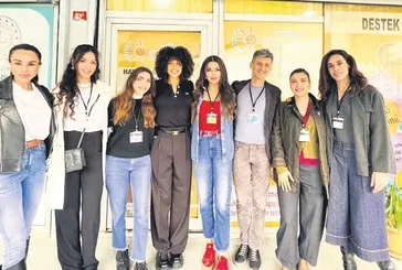 Aslıhan Karalar’dan Dünya Engelliler Günü ziyareti! Ünlüler iyilikte buluştu