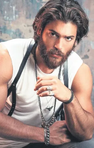 Yakışıklı oyuncu Can Yaman'dan mest eden hareket!