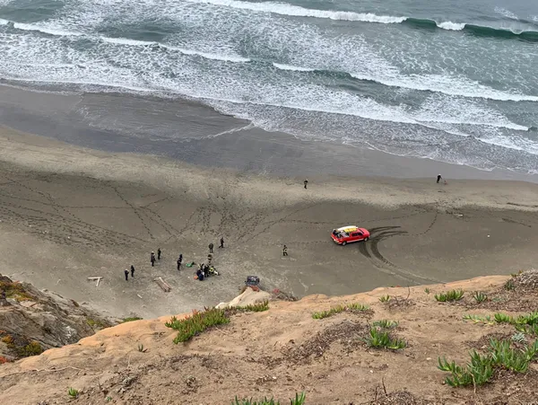 abdnin-san-francisco-eyaletinde-ucurumdan-yuvarlanan-kadinin-mucize-kurtulusu-1609162598789.jpg ABD'nin San Francisco eyaletinde uçurumdan yuvarlanan kadının mucize kurtuluşu-2