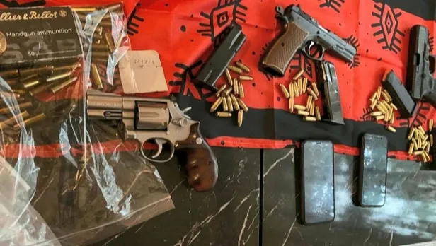 13-ilde-sarallar-suc-orgutune-operasyon-cok-sayida-gozalti-var-1656488606769.jpeg 13 ilde 'Sarallar' suç örgütüne operasyon! Çok sayıda gözaltı var...-5