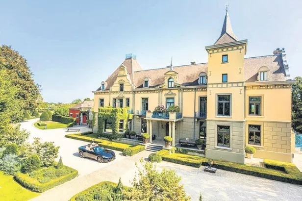 Oğuzhan Özyakup ile Skyler Witschge evleniyor! Düğün planları belli oldu