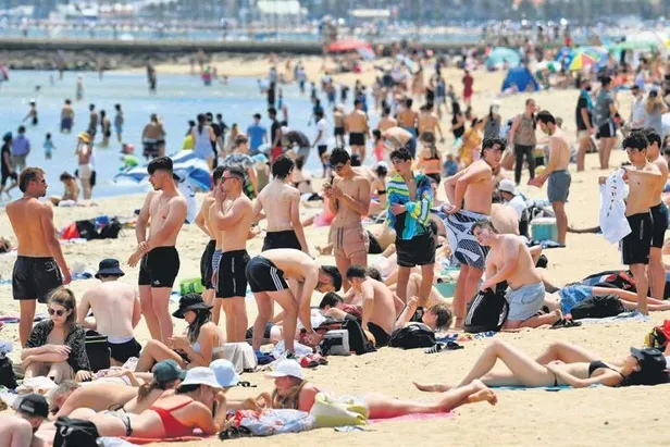 Avrupa'da Coronavirüs paniği! Yeniden katı tedbirler alınıyor-5