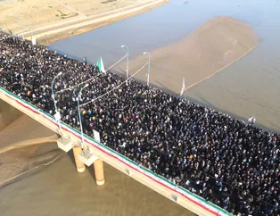 Kasım Süleymani için Ahvaz'da cenaze töreni