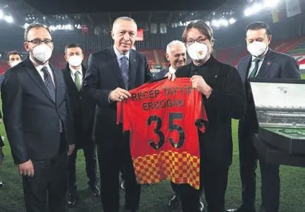 Başkan Recep Tayyip Erdoğan İzmir’de Göztepe Gürsel Aksel Stadı’nın resmi açılışını gerçekleştirdi-1