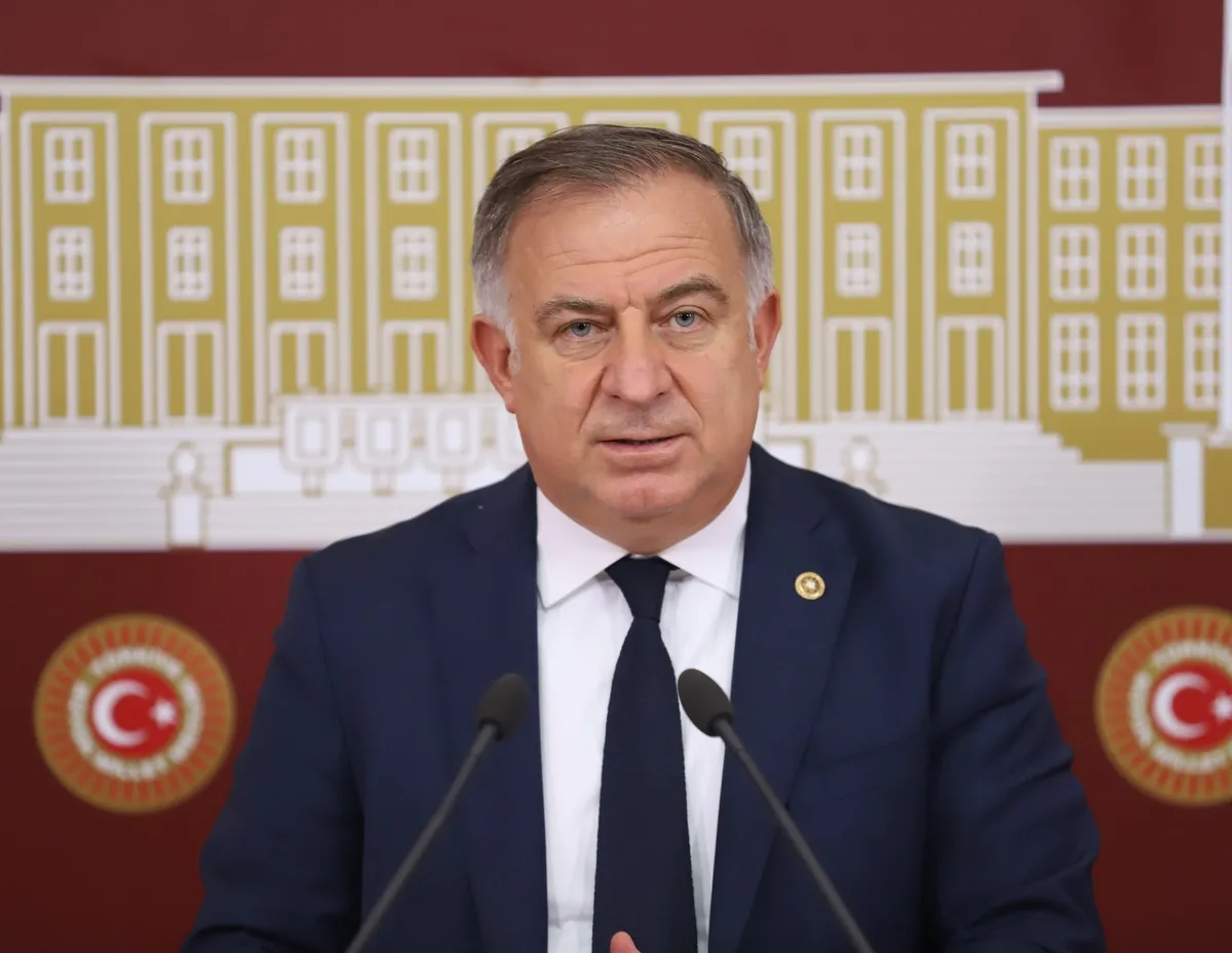 kirli-cark-besiktas-belediyesi-meclis-uyesi-ilker-uluerin-ifadelerinde-1779445858114.jpeg Kirli çark Beşiktaş Belediyesi Meclis Üyesinin ifadelerinde: Gökhan Zeybek'in kızına 500 bin dolar | Genel Merkez'e giden paralar | Delegelere dolar-5