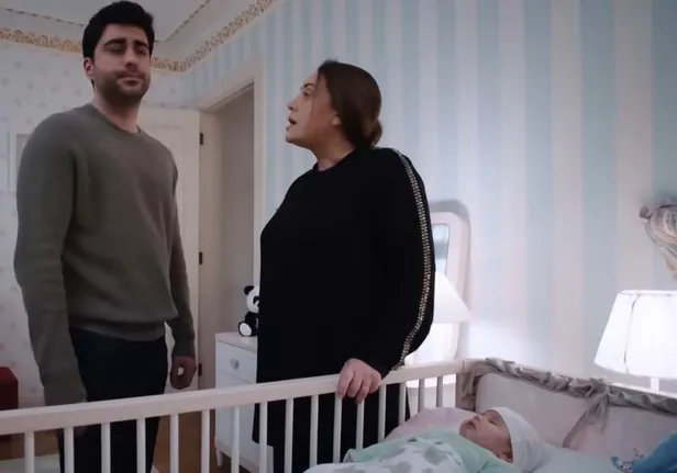 kizilcik-serbetinde-sac-bas-yoldurtan-senaryo-izleyici-1702220314826.jpg Kızılcık Şerbeti'nde saç baş yoldurtan senaryo! Bu gelişme izleyicinin yüreğine indirecek-3