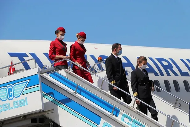 THY'nin 19 Mayıs özel uçuşunda en genç kaptan pilotu Selin Sevimli görev aldı-4