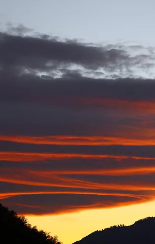 Artvin'de mercek bulutlarından görsel şölen