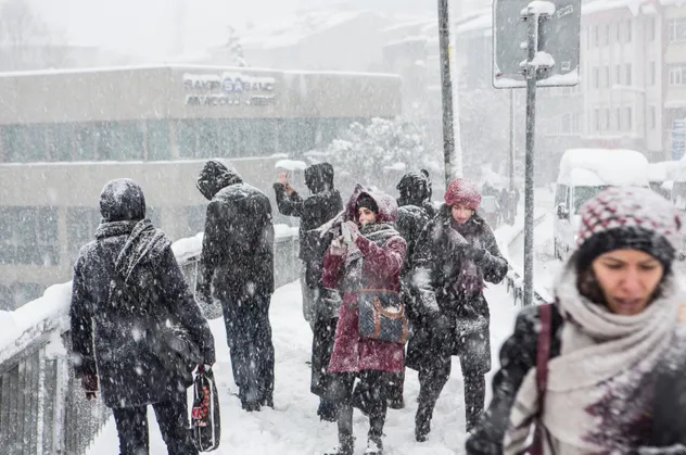 HAVA DURUMU | Kar yağışı geri geliyor! Meteoroloji tarih verdi: İstanbul'a kar ne zaman yağacak? 21-25 Mart 2021