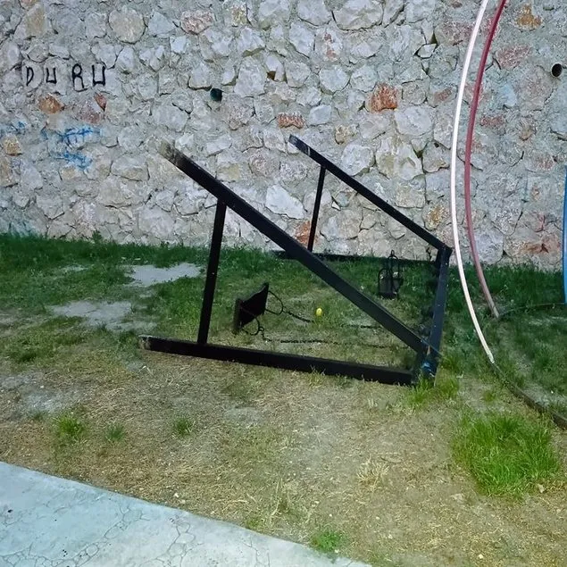 Salıncağın altında kalan çocuk öldü