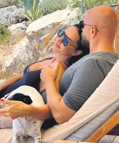 Ebru Şahin ve basketbolcu sevgilisi Cedi Osman'ın Afrika tatili devam ediyor-3