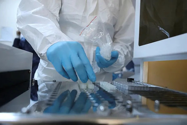 Dünya alarmda! Koronavirüs nedeniyle ölenlerin sayısı 1869'a yükseldi!-3