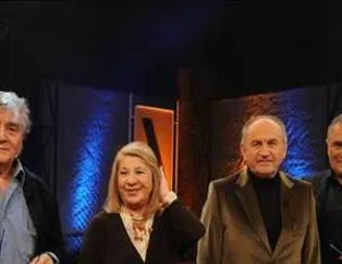 Dünya Bir Oyun Sahnesi