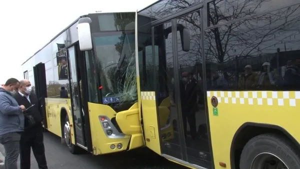 son-dakika-uskudarda-iki-iett-otobusu-carpisti-bir-kisi-yarali-1637305254299.jpg SON DAKİKA: Üsküdar'da iki İETT otobüsü çarpıştı: Bir kişi yaralı-6