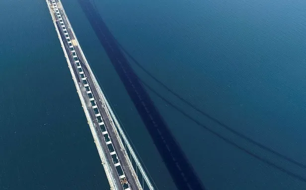rekor-surede-yapilan-canakkale-koprusu-iki-yakayi-6-dakikada-birlestirecek-tarihi-proje-10-gune-tamamlaniyor-1644369371211.jpeg