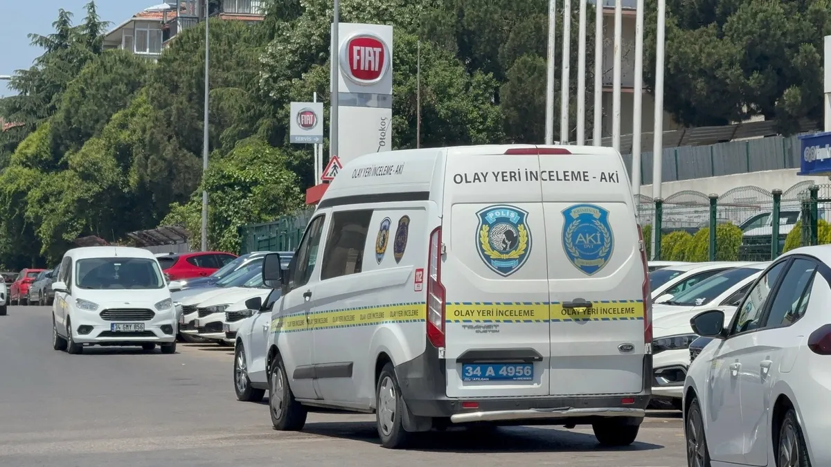 otokoca-provokatif-saldiri-rahmi-koc-detayi-savcilik-devrede-hedef-kim-1780840626969.jpeg İstanbul ve Antalya'da Otokoç, Diyarbakır'da Yapı Kredi: Koç Holding'e üçüncü saldırı | Rahmi Koç detayı-8