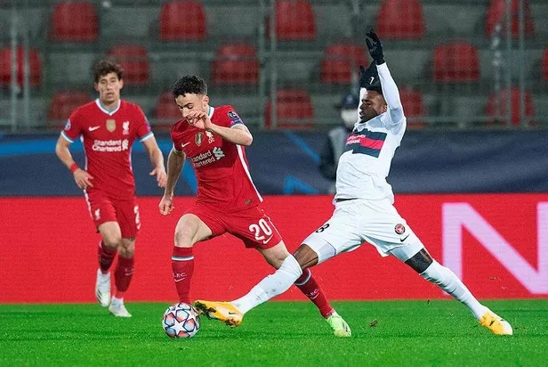 liverpoolda-diogo-jota-soku-jurgen-klopp-acikladi-6-8-hafta-arasi-forma-giyemeyecek-1607889015575.jpeg Liverpool'da Diogo Jota şoku! Jürgen Klopp açıkladı: 6-8 hafta arası forma giyemeyecek-2