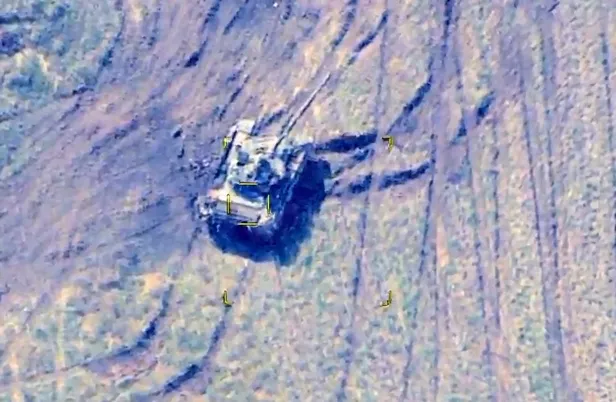 Son dakika: Ermenistan güçlerine ait zırhlı teçhizatlar imha edildi! İşte çatışma bölgesinden sıcak görüntüler-1