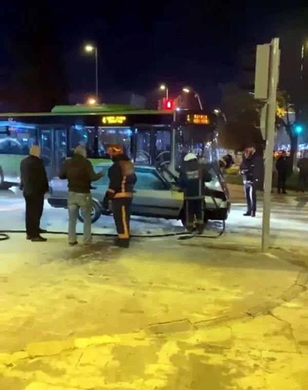 1640636599708.jpg Sakarya'da panik anları! Bir anda alev topuna döndü-1