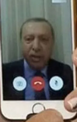 İşte darbeci alçakların yıkıldığı an