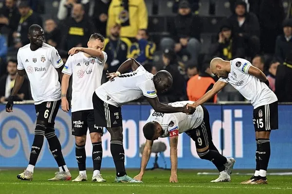 besiktasta-senol-gunes-ruzgari-221-puan-ortalamasi-yakaladi-1681160137058.jpeg Beşiktaş'ta Şenol Güneş rüzgarı: 2.21 puan ortalaması yakaladı!-3