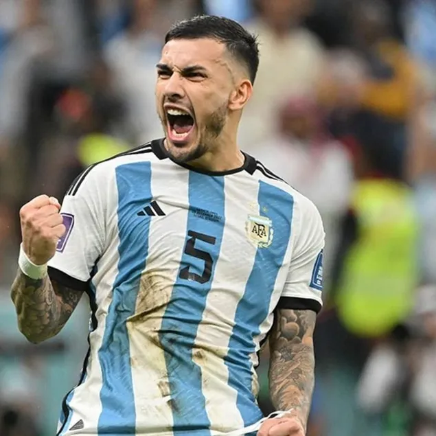 Paredes koptu geliyor