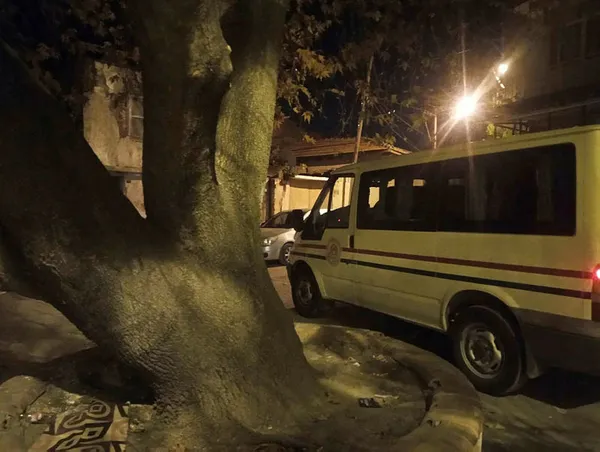 manisada-dugunde-cikan-yan-baktin-kavgasinda-1-kisi-cakiyla-olduruldu-1636796747933.jpg Manisa'da düğünde çıkan "yan baktın" kavgasında 1 kişi çakıyla öldürüldü-4