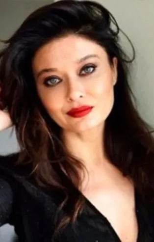 Nurgül Yeşilçay kedi beslediği için şikayet gelince 'site'm etti
