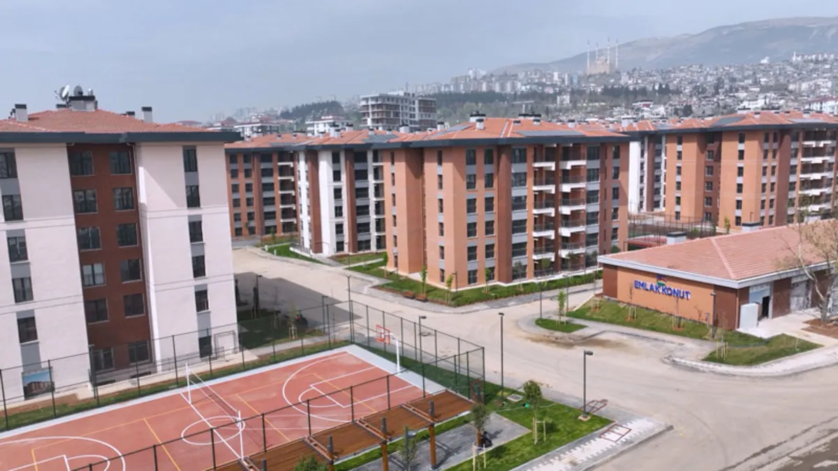 Ebrar Sitesi yerine 32 blok 775 konut! Çevre, Şehircilik ve İklim Değişikliği Bakanlığı’ndan 7/24 mesai