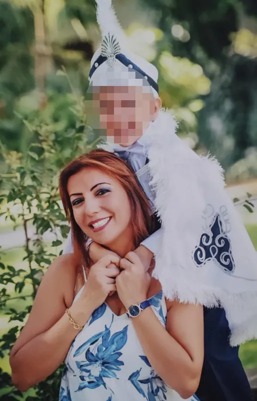 bosanma-davasi-acan-esinin-evinin-elektrik-su-ve-dogal-gazini-kestirdi-oglundan-can-yakan-soru-anne-neden-koms-1645862264896.jpg Boşanma davası açan eşinin evinin elektrik su ve doğal gazını kestirdi! Oğlundan can yakan soru: Anne neden komşuda banyoda yapıyoruz-7