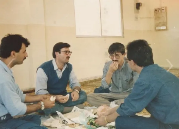 chp-yandasi-tele-1de-yayin-yapan-enver-aysever-icindeki-islam-dusmanligini-bir-kez-daha-kustu-killi-adamlar-co-1648118345126.jpg CHP yandaşı TELE 1'de yayın yapan Enver Aysever içindeki İslam düşmanlığını bir kez daha kustu! 'Kıllı adamlar... çorap kokar'-5