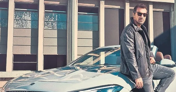 İbrahim Çelikkol'un milyonluk aracını vale duvara çarptı! Çelikkol'dan "Canın sağ olsun" mesajı