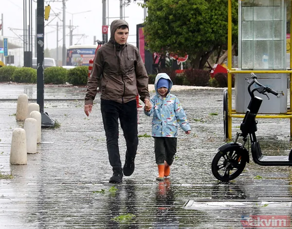 HAVA DURUMU | Meteoroloji'nin uyarıları sonrası Türkiye sağanağa teslim: İstanbul, Ankara, İzmir, Antalya... - 26