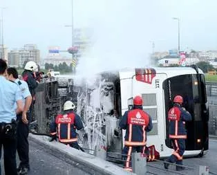 Metrobüs devrildi: 2’si ağır 10 yaralı