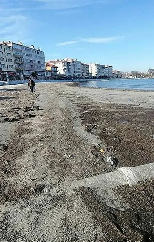 Tekirdağ'da deniz 30 metre çekildi