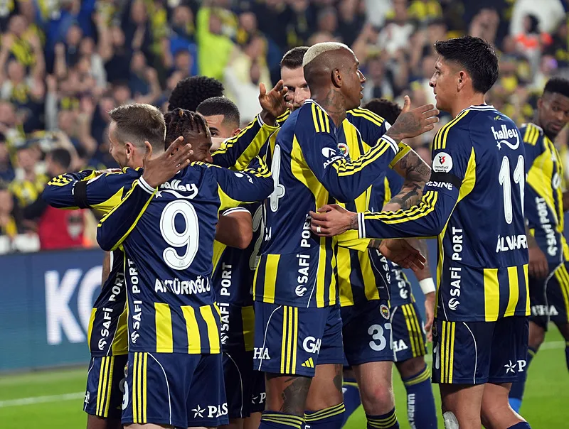 Fenerbahçe kritik virajda! Rizespor maçının 11'inde sürpriz tercih - 7