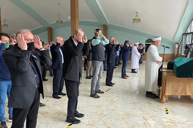 İş adamı Süleyman Toplusoy toprağa verildi