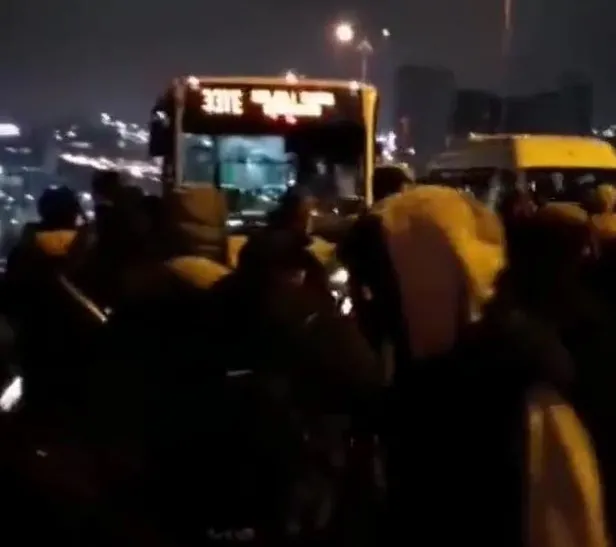 İETT aracı bozuldu İstanbullular otoban kenarında bekledi!-4