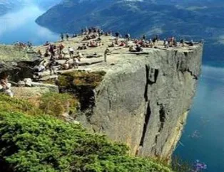 Dünyadaki büyüleyici yerler