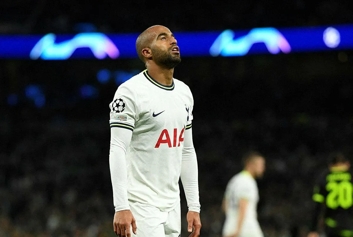 Sao Paulo Lucas Moura’yı transfer etti