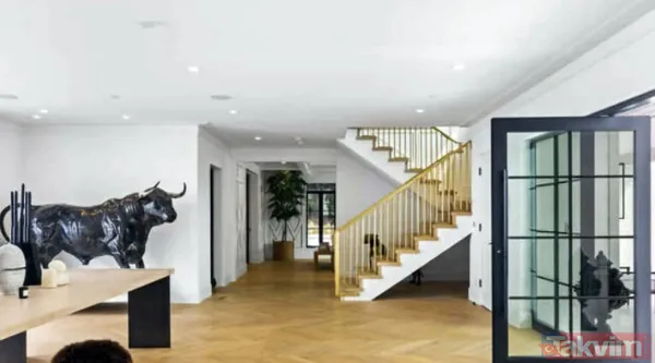 Rihanna hamile kaldığından beri giyinmiyor bu ne hal! Oscar'a tepeden tırnağa transparan! Açtıkça açıyor - 25